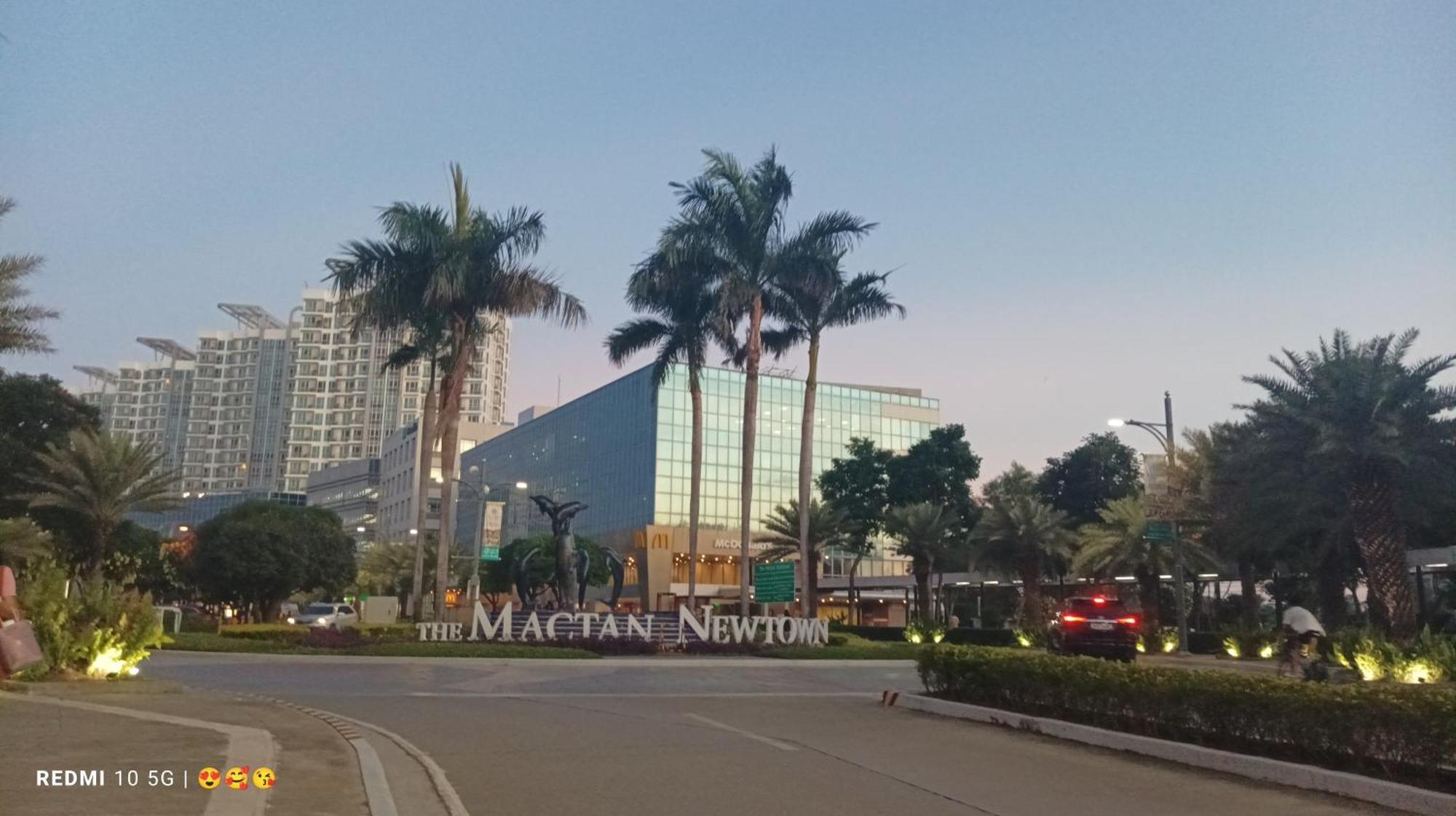 Mactan Newtown Beach Condo Lapu-Lapu City Bagian luar foto