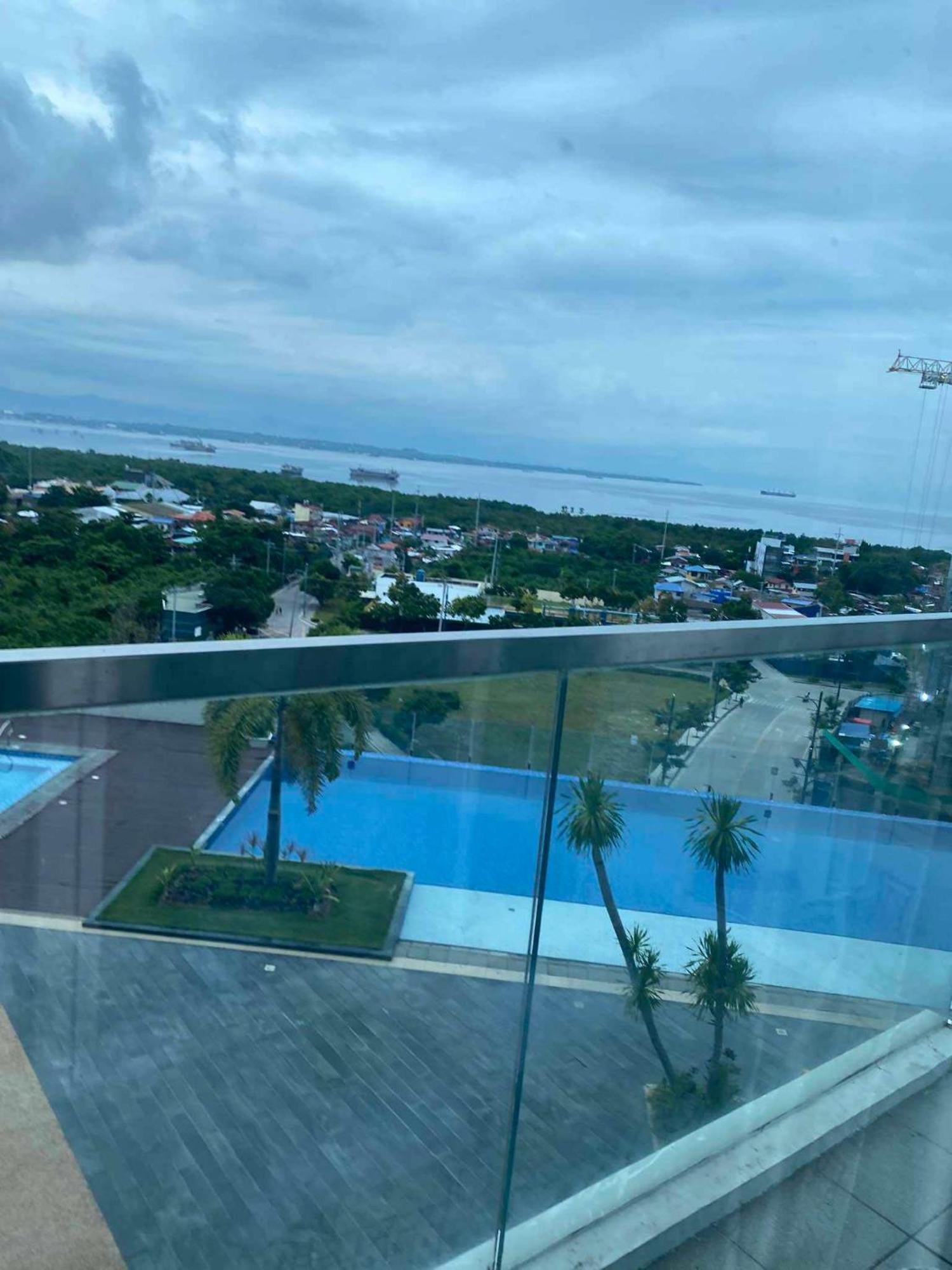Mactan Newtown Beach Condo Lapu-Lapu City Bagian luar foto